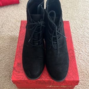 NWT American Rag suede booties